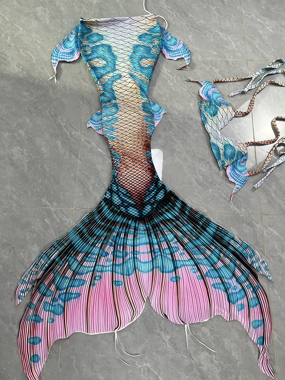 Colorful Dreamy Mermaid Tail A - Aquarium Marine 评论和价格